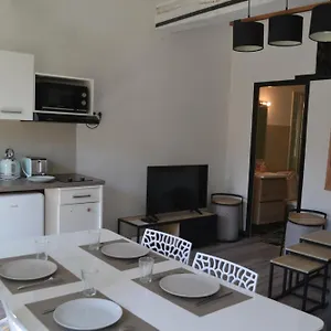 Appartement Proche Quai Rouget LʼIsle-sur-la-Sorgue
